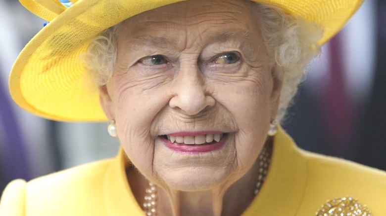 The Big Secret Queen Elizabeth Ii Kept While Filming That 2012 Olympics James Bond Opener
