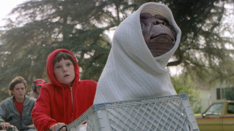 E.T. and friends making a getaway