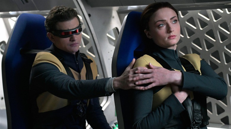 Jean Grey and Cyclops holding hands in ship (2019)