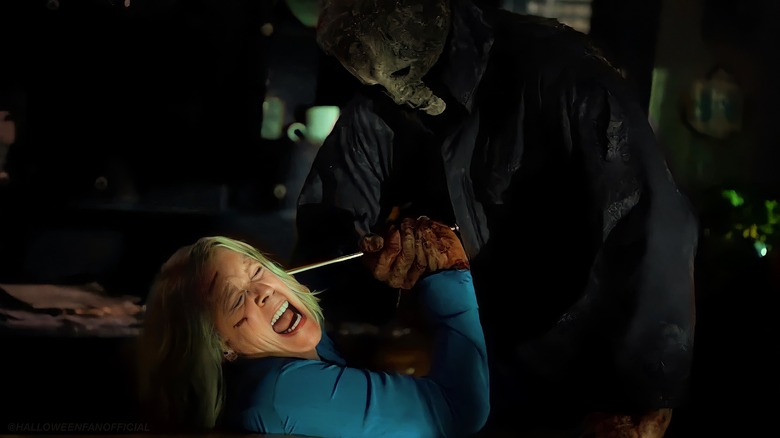 Laurie and Michael Myers fighting