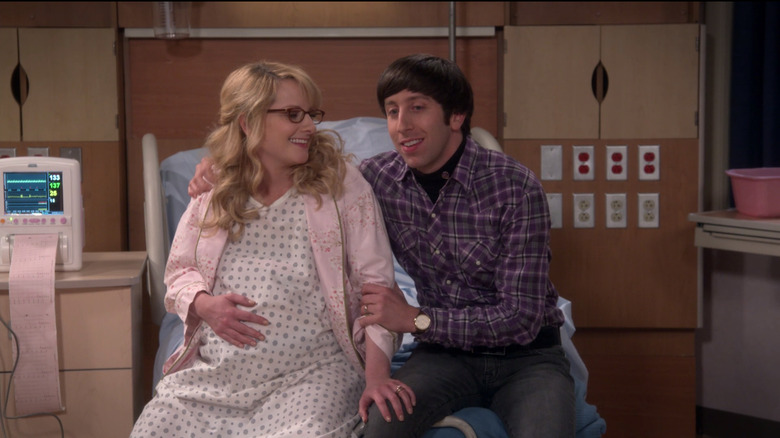 Howard and pregnant Bernadette in hospital