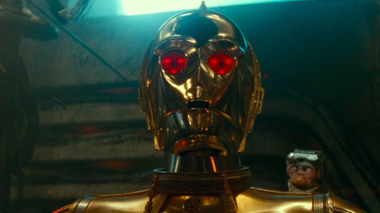 C-3PO's eyes glowing red