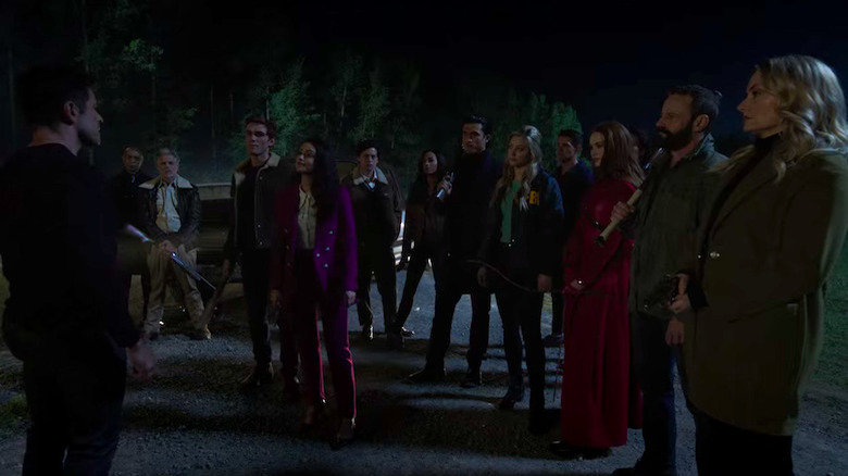 The Riverdale gang against Hiram Lodge