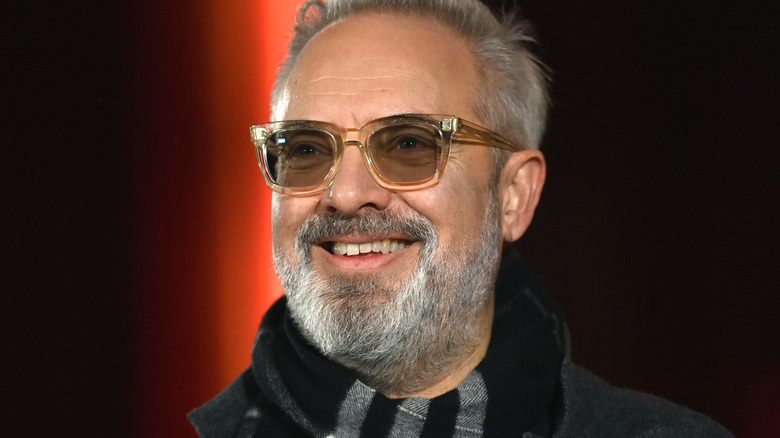 Sam Mendes wears sunglasses