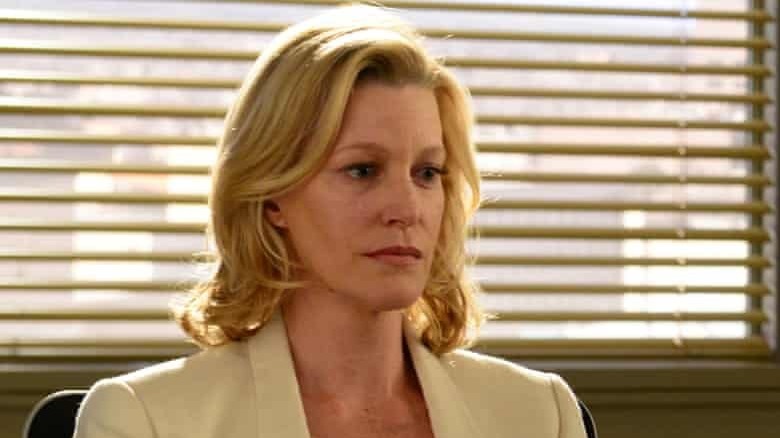 Anna Gunn Skyler White office