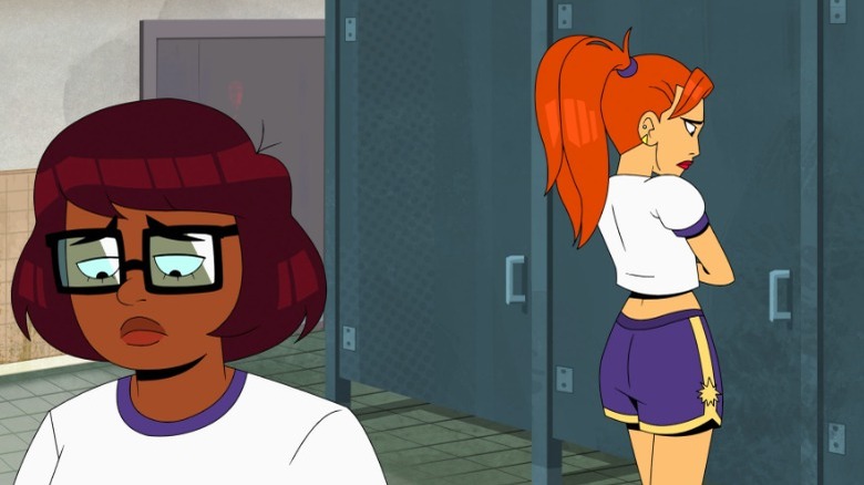 Daphne and Velma fighting