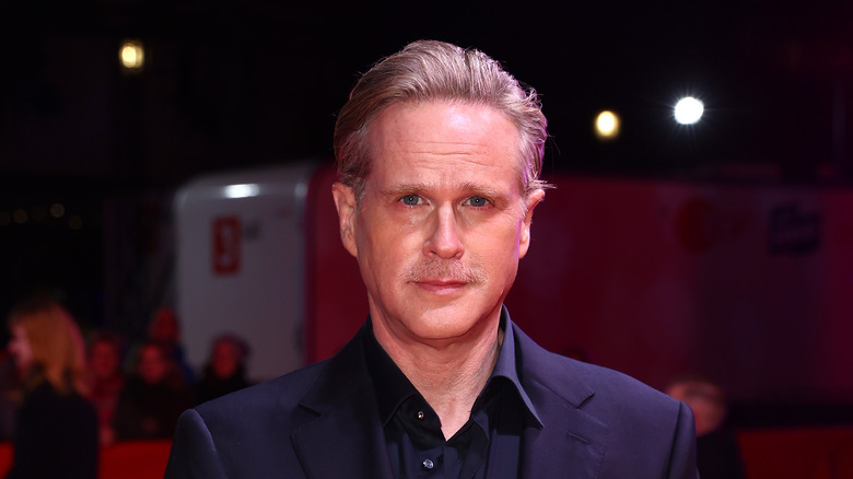 Cary Elwes posing on red carpet