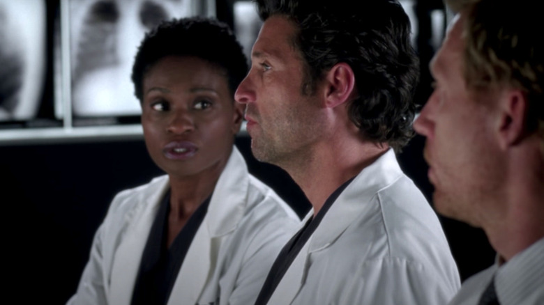 Adina Porter, Patrick Dempsey look at X-rays on Grey's Anatomy