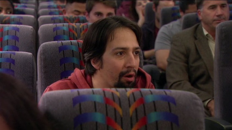 Lin-Manuel Miranda rides the bus on How I Met Your Mother