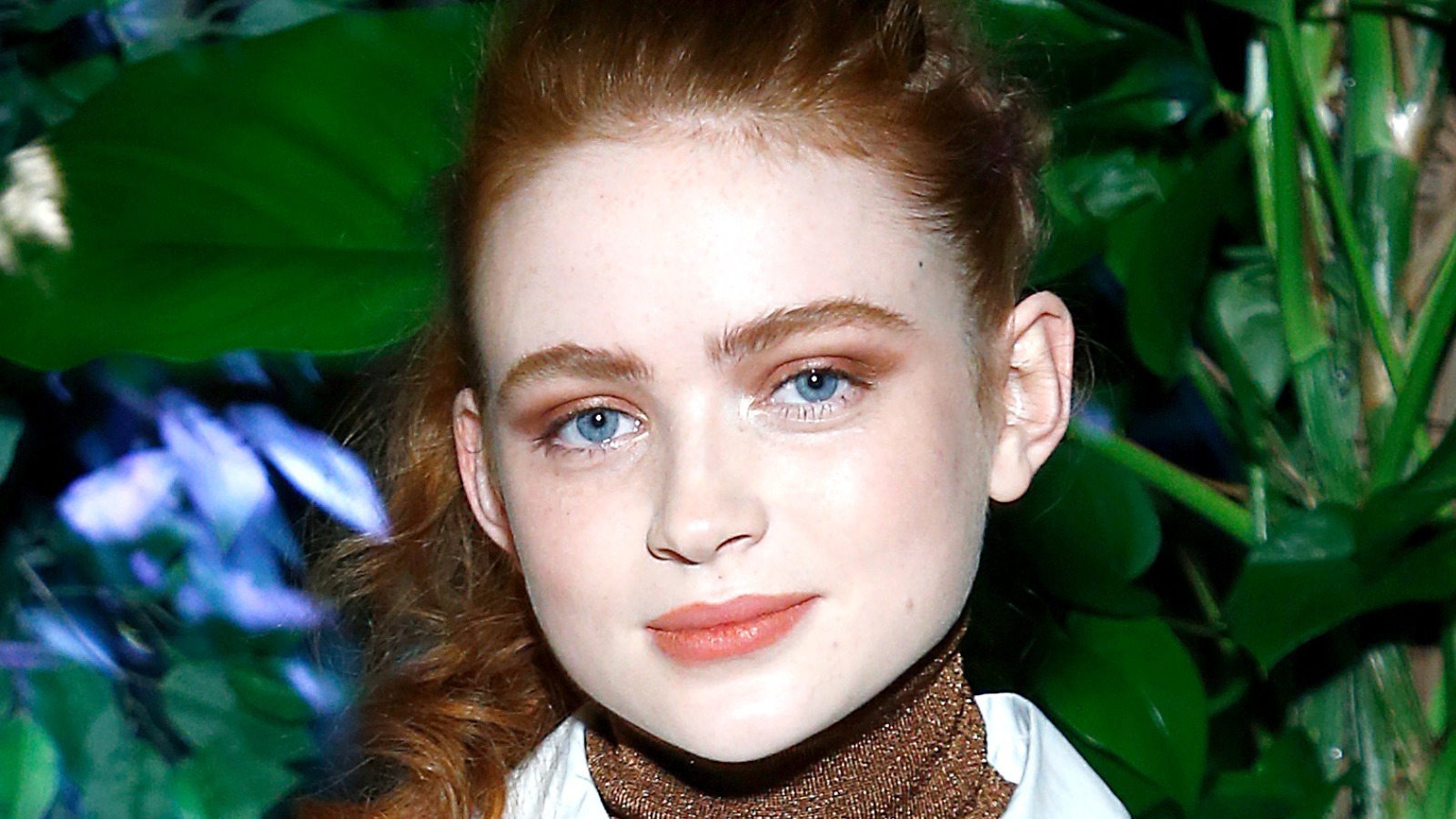 Get Sadie Sink's Winged Eye Look - Get The Clean Makeup Tutorial