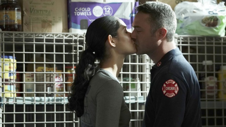  Chicago Fire Miranda Rae Mayo, Taylor Kinney kiss