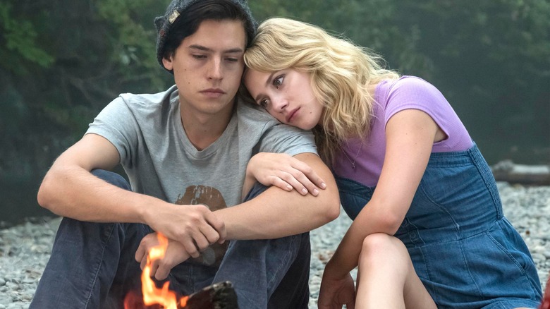 Jughead and Betty by fire