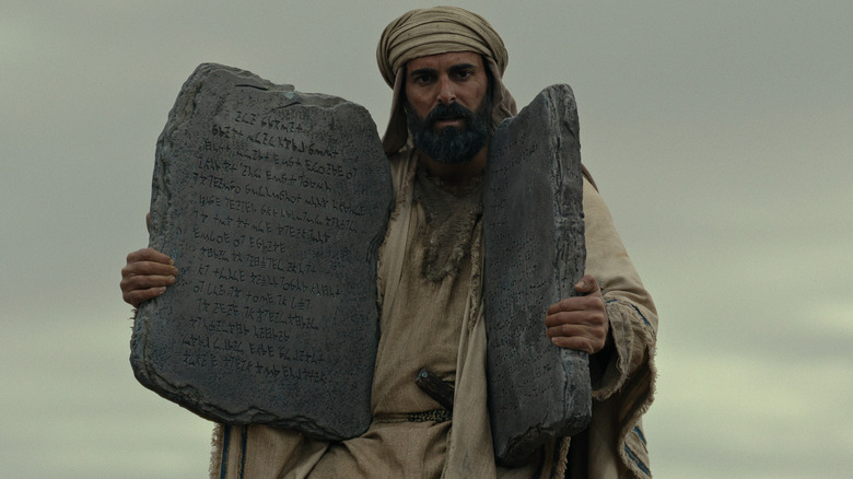 Moses holding Ten Commandments 