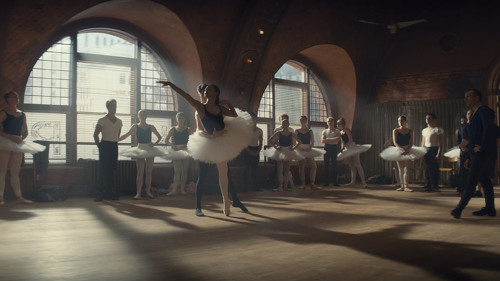 Ballerinas dance in Tiny Pretty Things