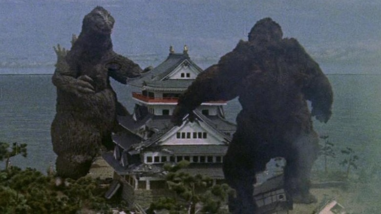 King Kong fighting Godzilla