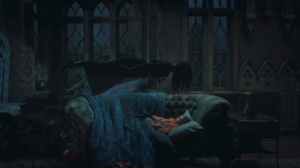 The Bent-Neck Lady in Haunting of Hill House