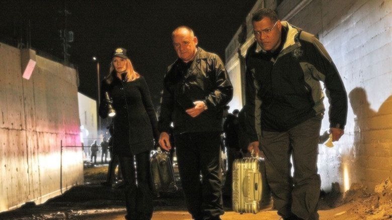 Catherine Willows, Jim Brass and Raymond Langston looking at a body