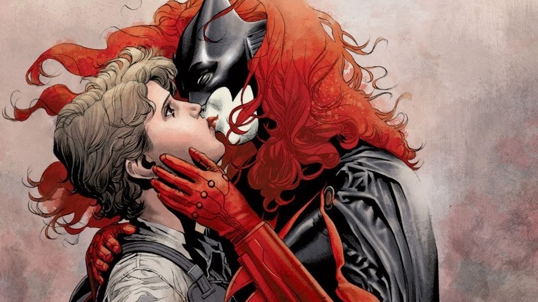 Batwoman kissing Maggie Sawyer