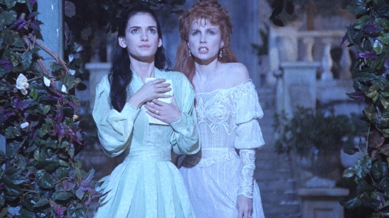 Mina and Lucy, white dresses, "Bram Stoker's Dracula"