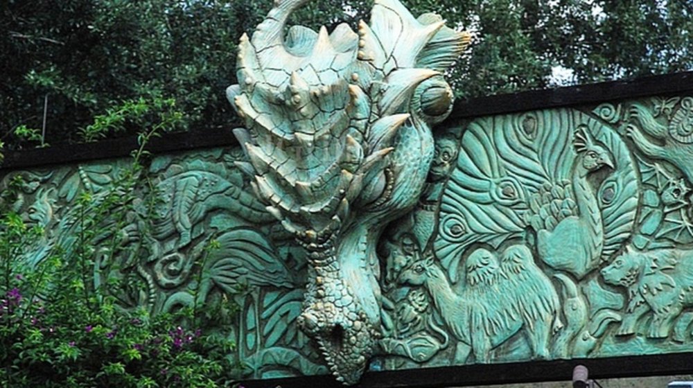 A dragon statue in Disney's Animal Kingdom