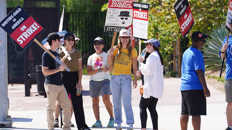 Striking SAG-AFTRA actors