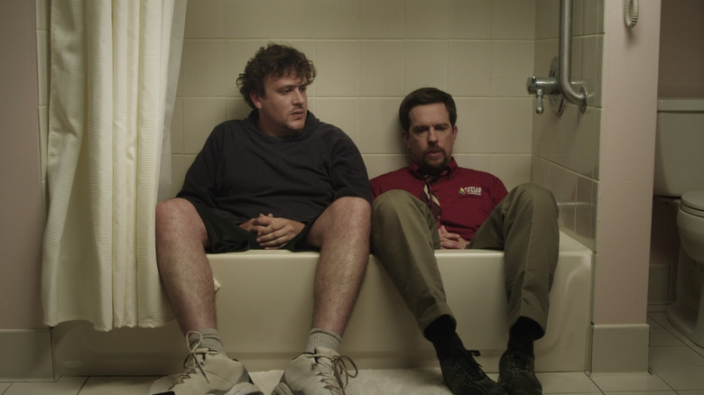 Ed Helms and Jason Segel sitting in a bathtub