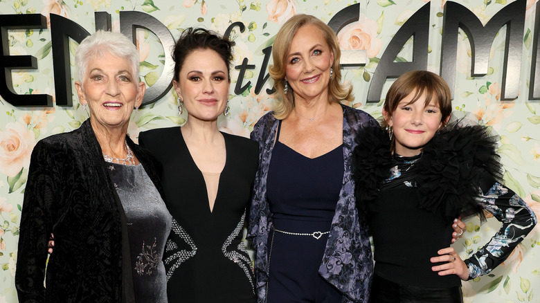 Jan and Mary Ann Broberg with the actresses who play them