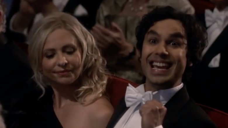 Sarah Michelle Gellar and Kunal Nayyar in The Big Bang Theory