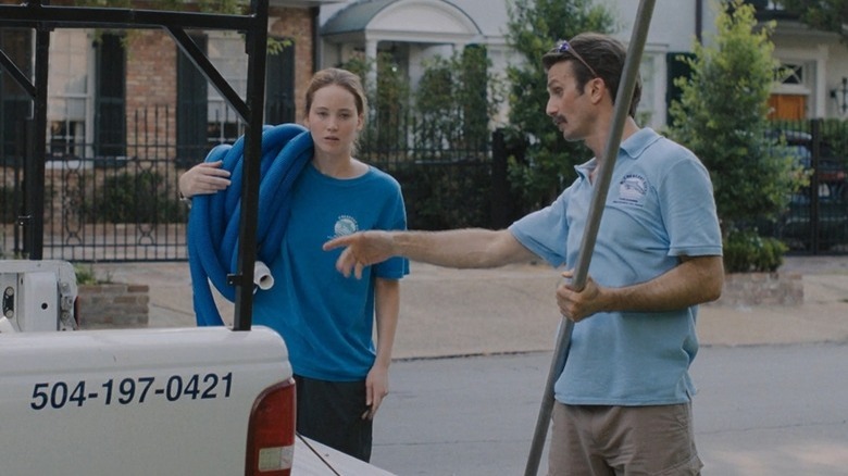 Jennifer Lawrence and Fred Weller clean pools in Causeway