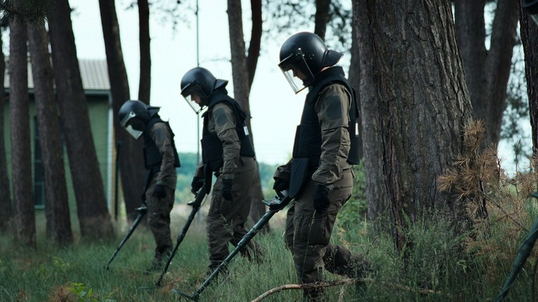 Bomb squad searches for mines