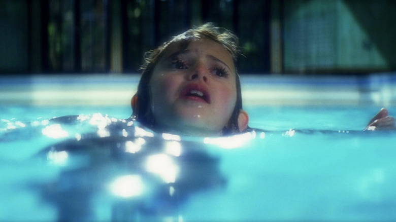 A young Elektra in the pool