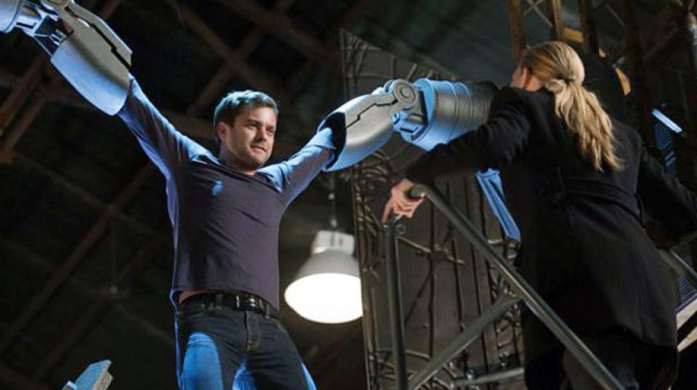 Joshua Jackson as Peter Bishop in Fringe