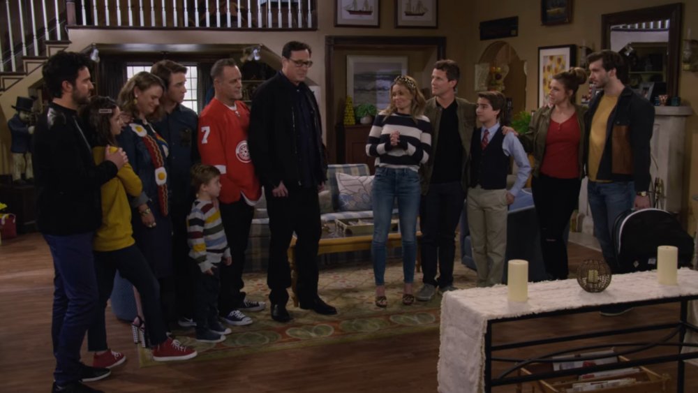 Everybody gathers to say their goodbyes on the Fuller House finale
