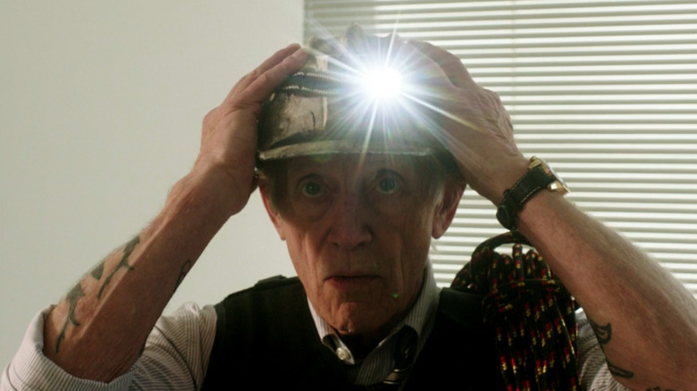 Lance Henriksen in Gehenna: Where Death Lives