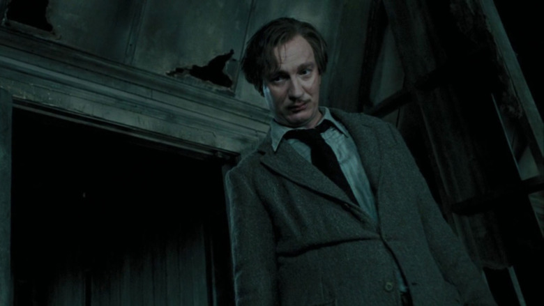 Lupin helps Sirius 