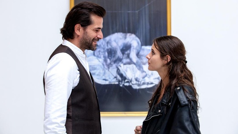 Juliette and Jack meet at art gallery