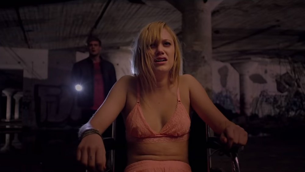 Jake Weary and Maika Monroe in It Follows