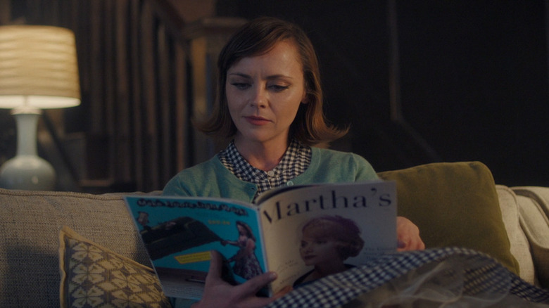 Laura reads a magazine