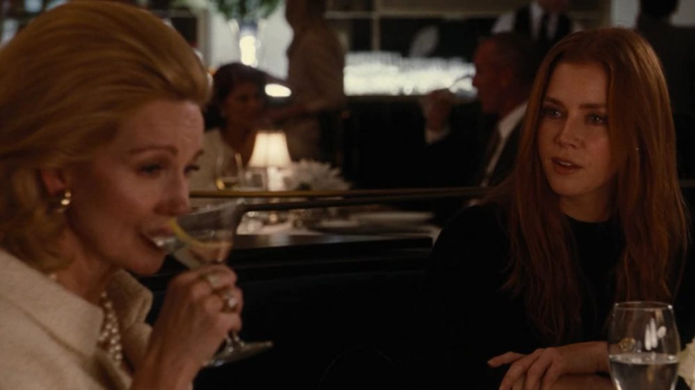 Amy Adams as Susan Morrow and Laura Linney as Anne Sutton in Nocturnal Animals