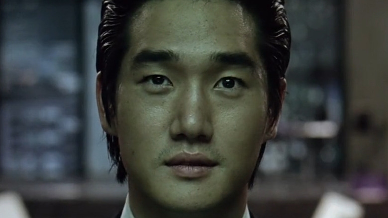 Lee Woo-jin in a suit Oldboy