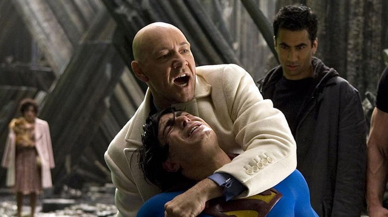 Luthor stabs Superman