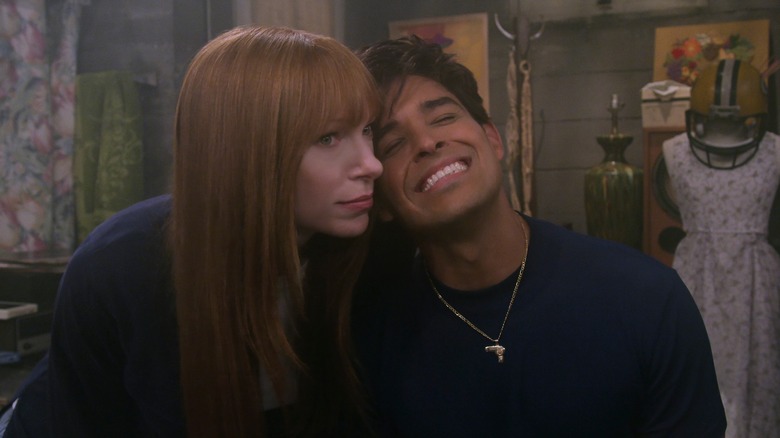 Donna and Fez in the circle