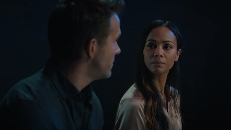 Zoe Saldana Ryan Reynolds dark room