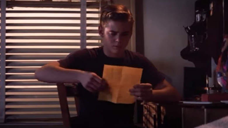 ponyboy reading letter