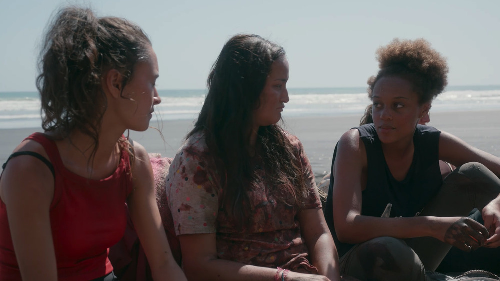 Toni (Erana James), Martha (Jenna Clause), and Rachel (Reign Edwards) in The Wilds