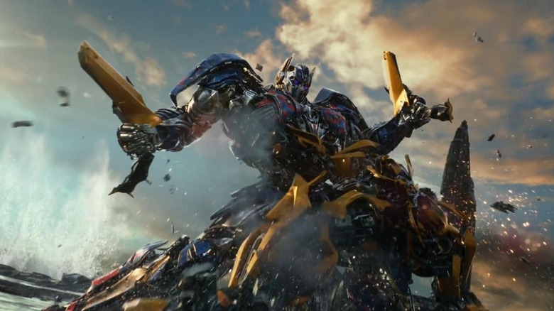 Optimus Prime in a fight in Transformers: The Last Knight