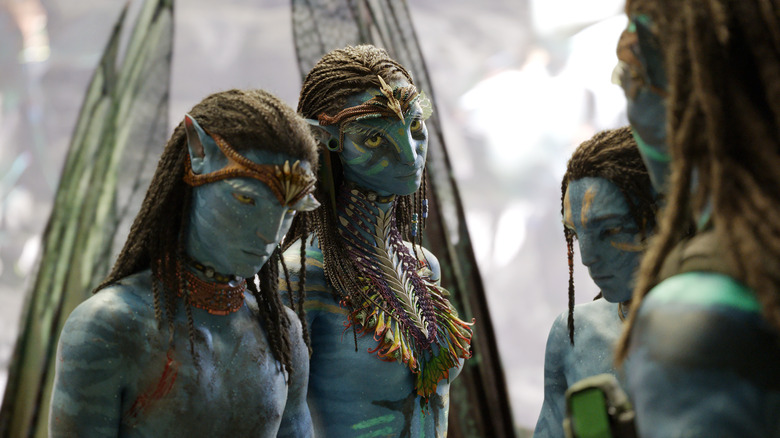 Jackmie Flatters, Zoe Saldana and Britain Dalton in "Avatar: The Way of Water"