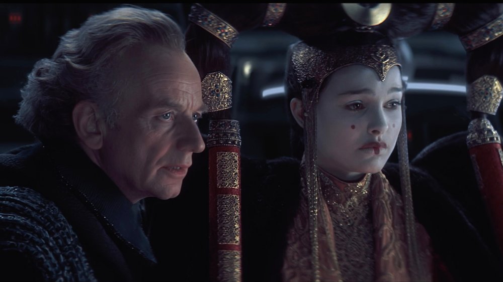 Ian McDiarmid and Natalie Portman in Star Wars: Episode I - The Phantom Menace