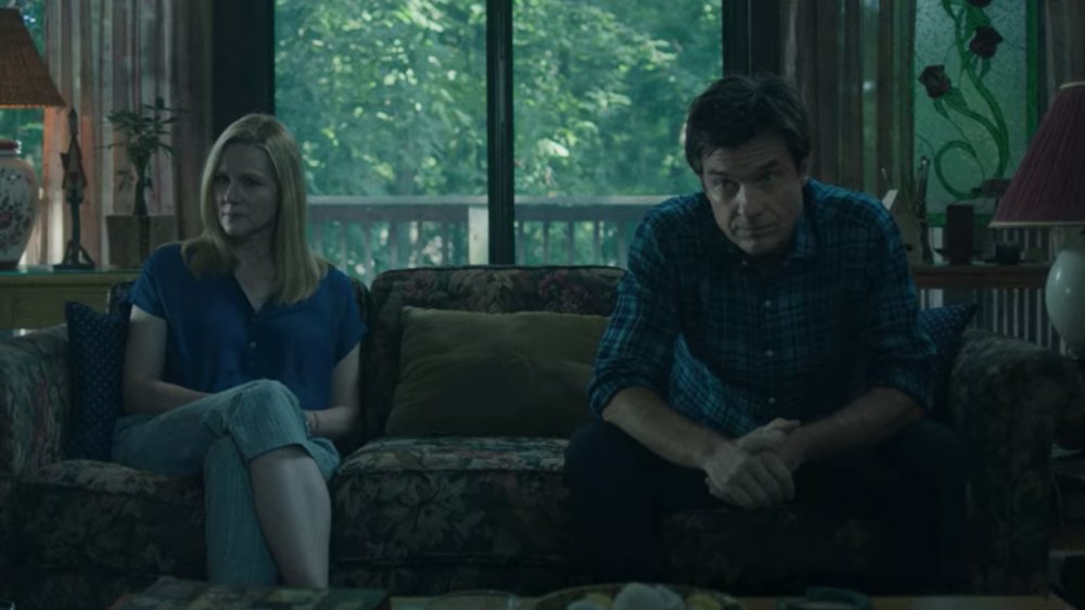 Laura Linney as Wendy Byrde and Jason Bateman as Marty Byrde duke it out in couples therapy in Ozark