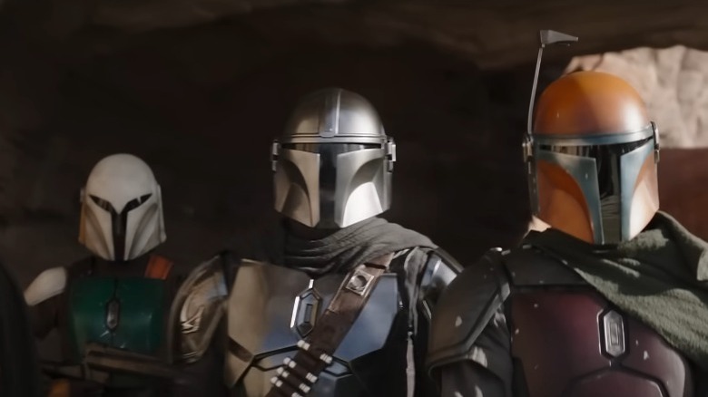 Mandalorians standing in a line